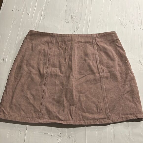Mini Skirt Zip Up Front Women's Size Large Tan Skirt - Picture 2 of 3